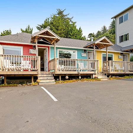 Captain'S Quarters And Cabins Depoe Bay Zimmer foto
