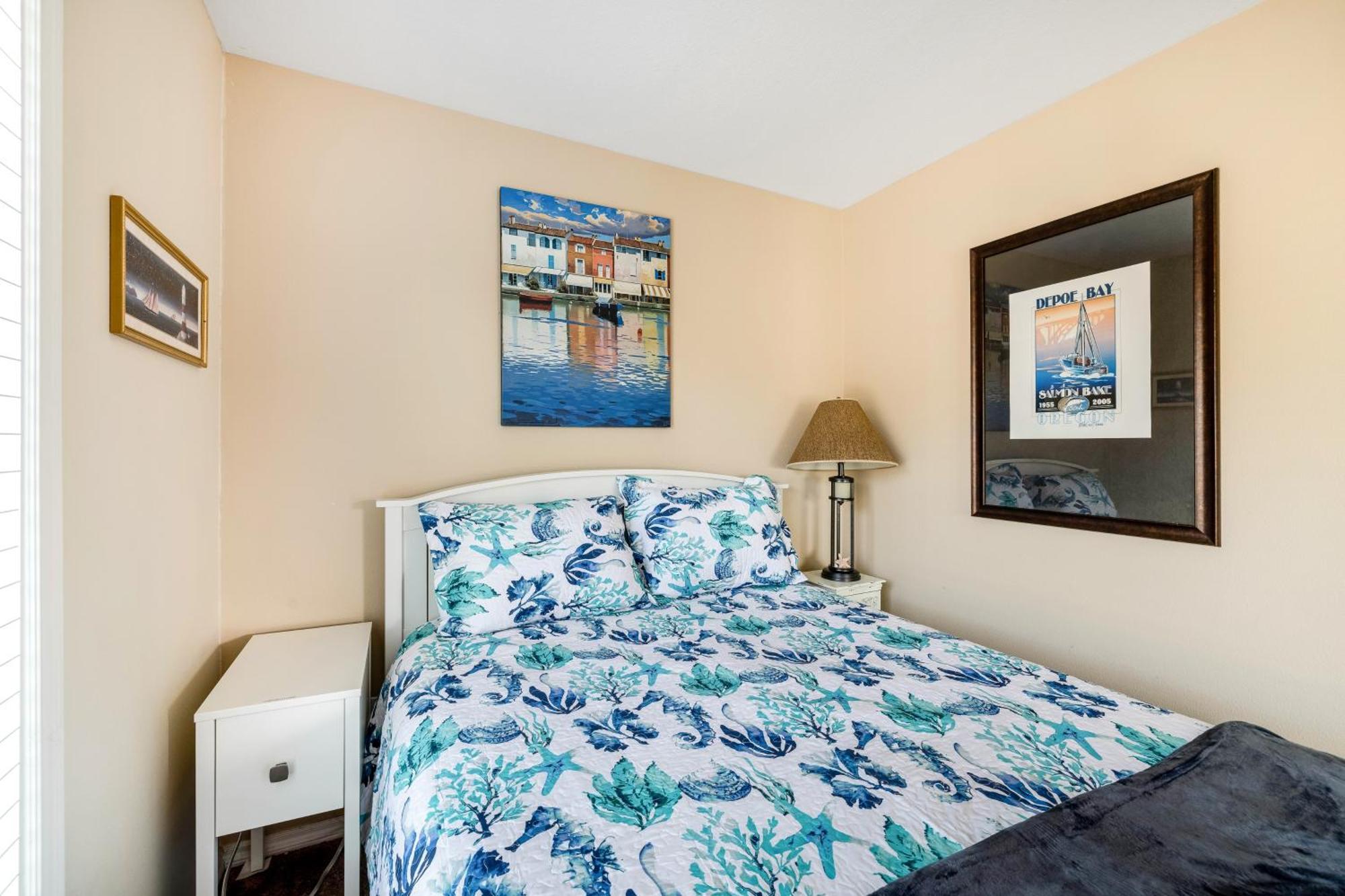 Captain'S Quarters And Cabins Depoe Bay Zimmer foto